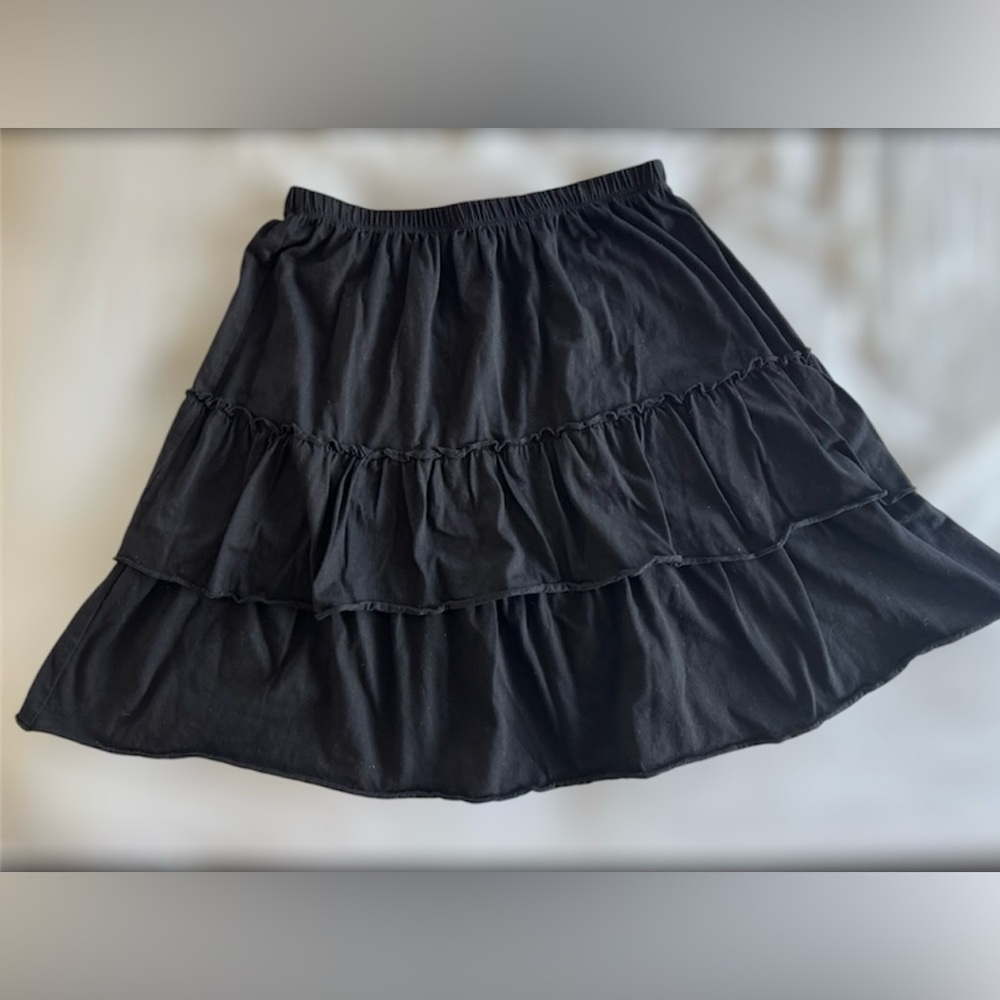 Yakira Bell Black Tiered Ruffle Skirt Sz Medium | Above the Knee | Comfy & Cute